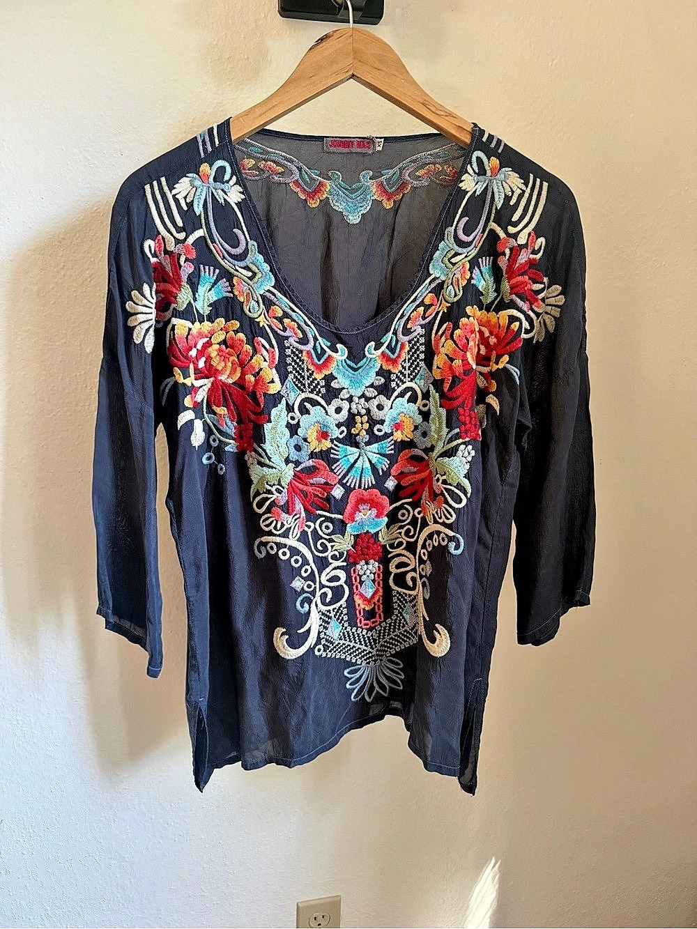 Johnny Was Embroidered Floral Tunic in Blue Size XS